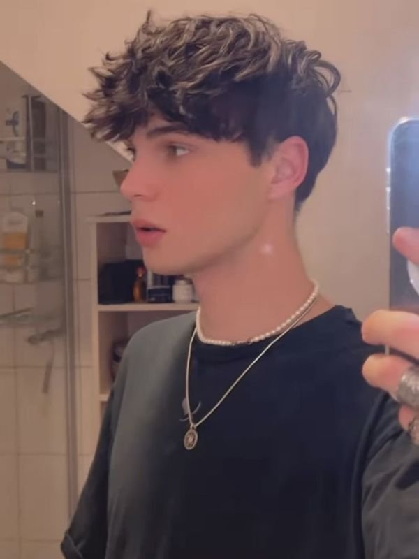 Messy Low Taper Fade Fluffy Hair